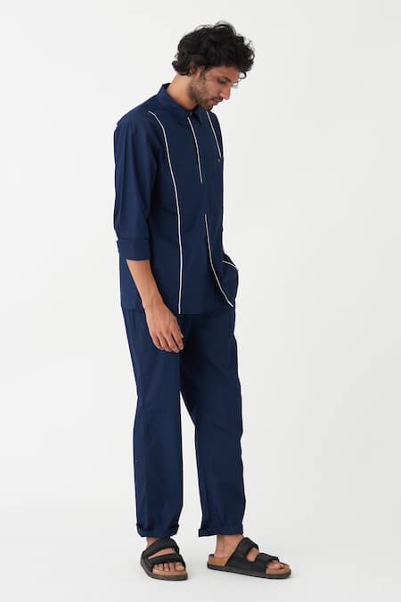 Three_Blue Poplin Solid Front-pleated Pant  _Online_at_Aza_Fashions