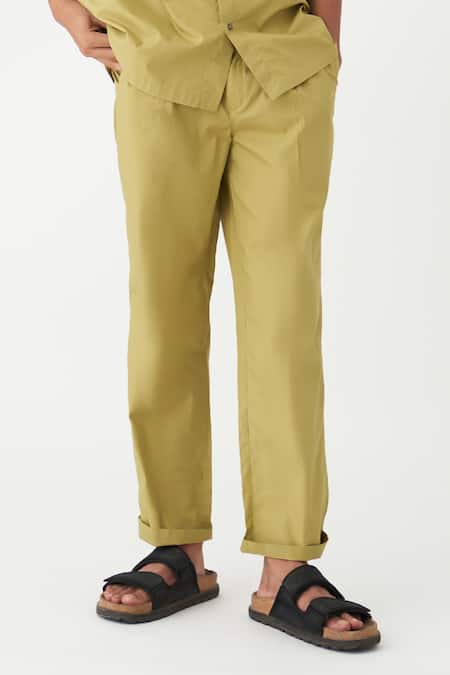 Three_Green Poplin Solid Front Pleated Pant  _Online_at_Aza_Fashions