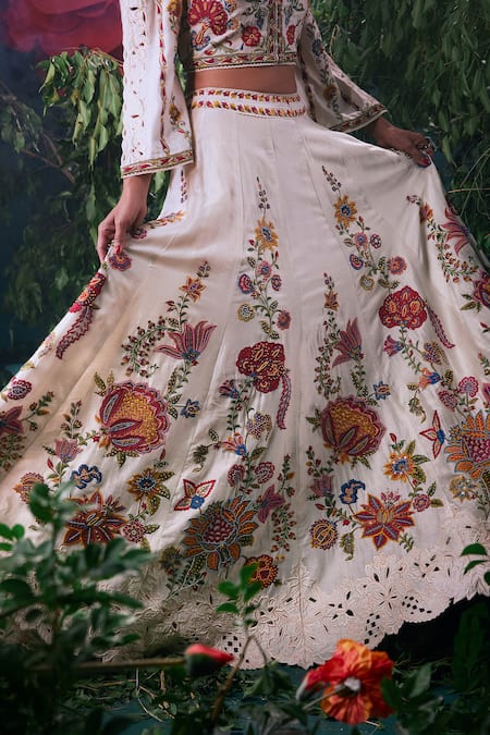 Chandrima_Ivory Chanderi, Linen Beads Wildflora Bloom Applique Embellished Lehenga _Online_at_Aza_Fashions