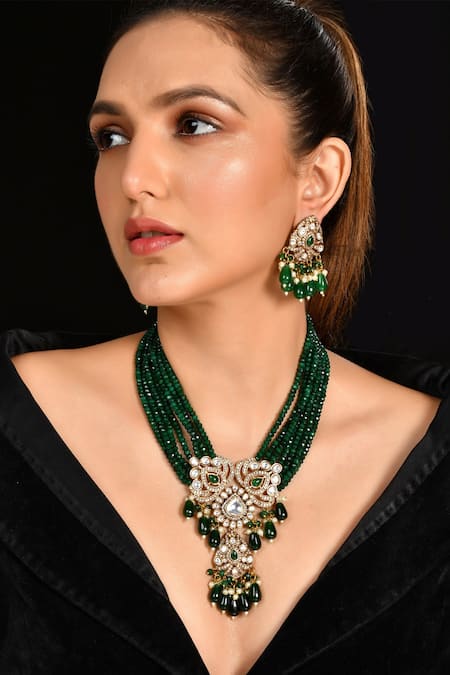 Ishhaara Green Kundan Embellished Pendant Necklace Set 