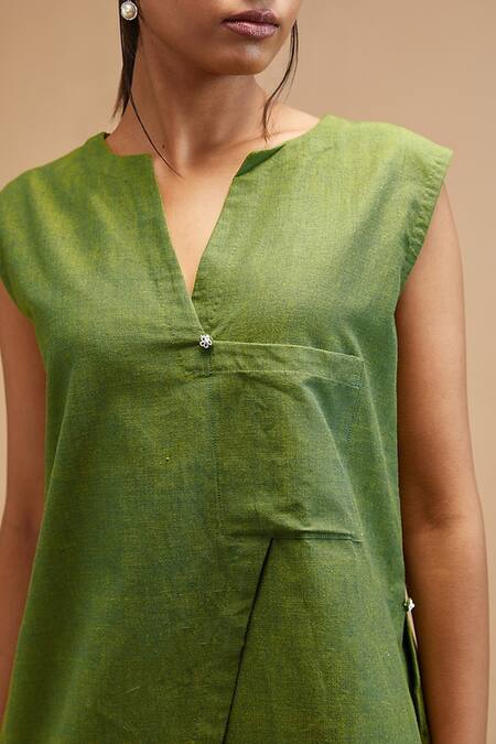 Shop Theroverjournal Green Handloom Cotton Plain Notched Neck Sleeveless Top With Pant Online at Aza Fashions Shop_Theroverjournal_Green Handloom Cotton Plain Notched Neck Sleeveless Top With Pant_Online_at_Aza_Fashions