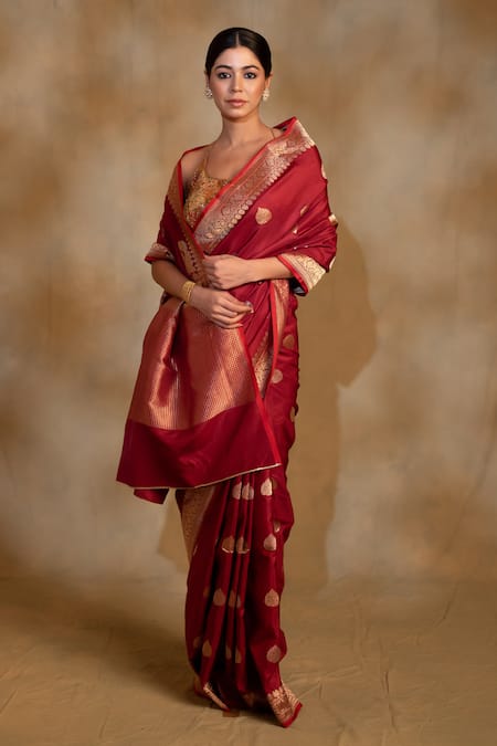 Priyanka Raajiv Maroon Silk Arshiya Floral Pattern Saree With Unstitched Blouse 