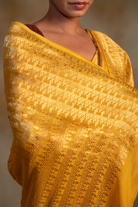 Buy Priyanka Raajiv Yellow Silk, Gudi Pattidaar Pattern Banarasi Saree With Unstitched Blouse Buy_Priyanka Raajiv_Yellow Silk, Gudi Pattidaar Pattern Banarasi Saree With Unstitched Blouse
