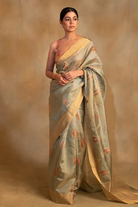 Priyanka Raajiv Kuu Foliage Motif Pattern Saree With Unstitched Blouse Piece 