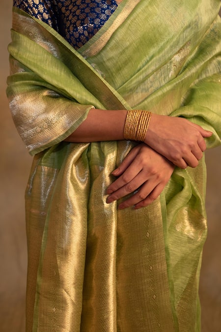 Priyanka Raajiv_Green Linen, Silk Organza Sarhul Bloom Buti Saree With Unstitched Blouse Piece_at_Aza_Fashions