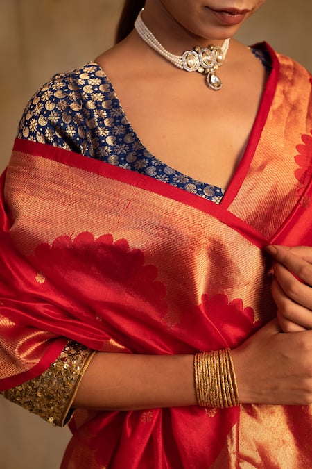Priyanka Raajiv_Red Silk, Chanderi Sora Temple Arch Border Saree With Unstitched Blouse Piece _at_Aza_Fashions