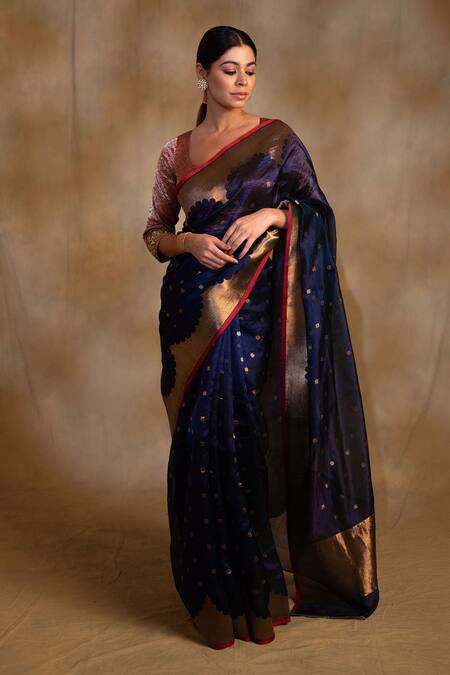 Priyanka Raajiv_Blue Silk, Sora Reverse Scallop Border Saree With Unstitched Blouse Piece _Online_at_Aza_Fashions