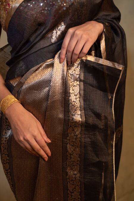 Shop_Priyanka Raajiv_Black Linen, Silk Tritiya Paisley Buti Saree With Unstitched Blouse Piece _Online_at_Aza_Fashions