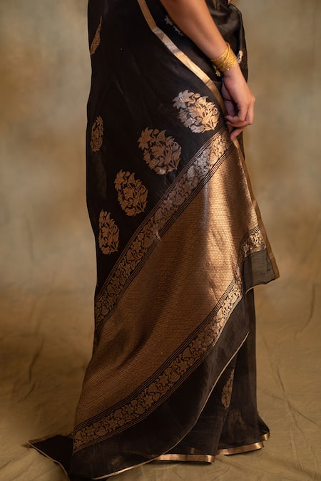 Priyanka Raajiv_Black Linen, Silk Tritiya Paisley Buti Saree With Unstitched Blouse Piece _at_Aza_Fashions
