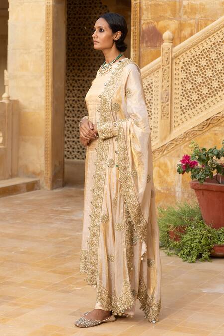 Shop_Arpita Mehta_Gold Tissue, Silk Embroidery, Mirrors, Beads, Sequins Round Placement Kurta Set_Online_at_Aza_Fashions