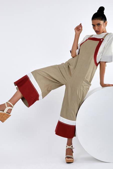 Madder Much Grey Handloom Cotton Square , Round O Hara Toasted Jumper And Top Set Online at Aza Fashions Madder Much_Grey Handloom Cotton Square , Round O Hara Toasted Jumper And Top Set _Online_at_Aza_Fashions