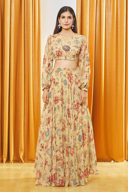 Label Shristi Chetani Beige Georgette, Taffeta, Net Embroidery V-neck Florette Print Lehenga Set at Aza Fashions Label Shristi Chetani_Beige Georgette, Taffeta, Net Embroidery V-neck Florette Print Lehenga Set _at_Aza_Fashions