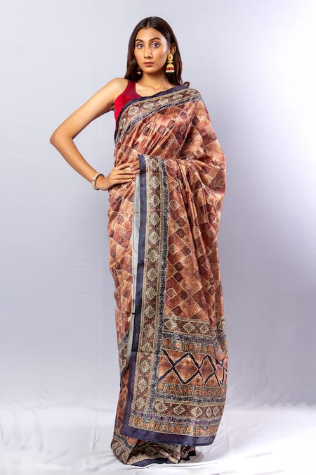 SAYISHA Panelled Bloom Art Print Saree With Unstitched Blouse Piece 