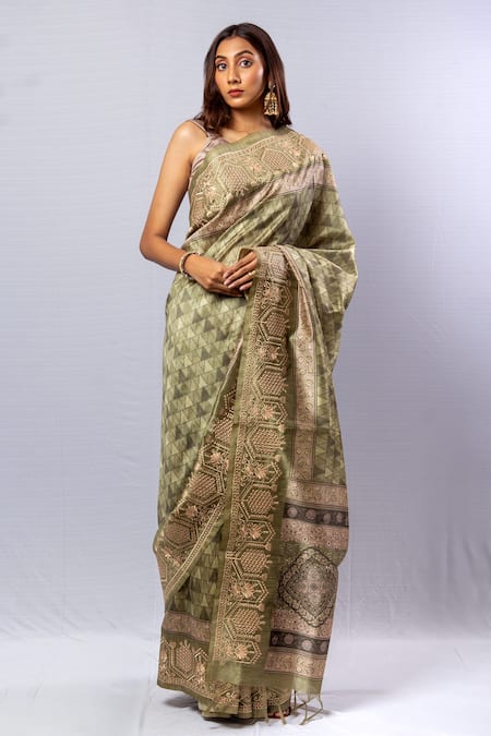 SAYISHA Prism Arch Print Saree With Unstitched Blouse Piece 