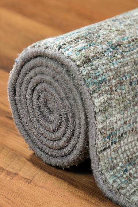 Shop Kaleen India Silver 60% Wool And 40% Viscose Hand Tufted Octagon Shaped Rug Online at Aza Fashions Shop_Kaleen India_Silver 60% Wool And 40% Viscose Hand Tufted Octagon Shaped Rug_Online_at_Aza_Fashions