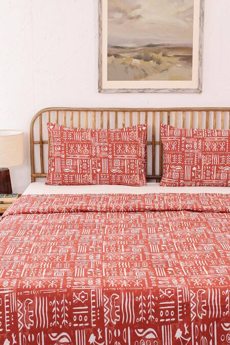 Buy House This Red 100% Cotton Printed Gamathi Double Bed Set Online at Aza Fashions Buy_House This_Red 100% Cotton Printed Gamathi Double Bed Set_Online_at_Aza_Fashions