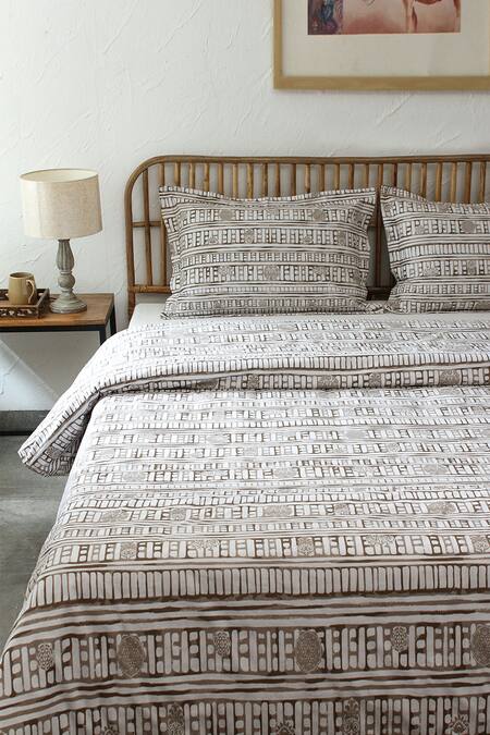 Buy House This Grey 100% Cotton Printed Sanchi Double Bed Set Online at Aza Fashions Buy_House This_Grey 100% Cotton Printed Sanchi Double Bed Set_Online_at_Aza_Fashions