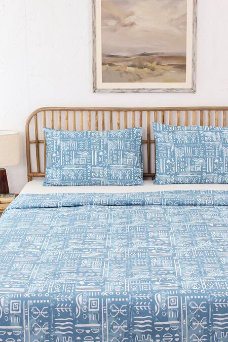 Buy House This Blue 100% Cotton Printed Gamathi Double Bed Set Online at Aza Fashions Buy_House This_Blue 100% Cotton Printed Gamathi Double Bed Set_Online_at_Aza_Fashions