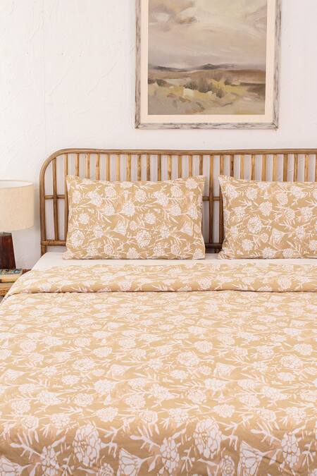 Buy House This Beige 100% Cotton Printed Genda Phool Bed Set Online at Aza Fashions Buy_House This_Beige 100% Cotton Printed Genda Phool Bed Set_Online_at_Aza_Fashions