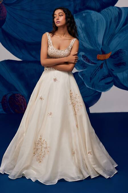 Zoon_Gold Crepe, Silk Organza Sequins, Embroidery Round Neck Floral Jaal Lehenga Set _at_Aza_Fashions