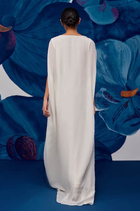 Shop_Zoon_Off White Muslin Sequins V-neck Embellished Kaftan _at_Aza_Fashions