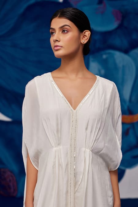 Zoon_Off White Muslin Sequins V-neck Embellished Kaftan _Online_at_Aza_Fashions