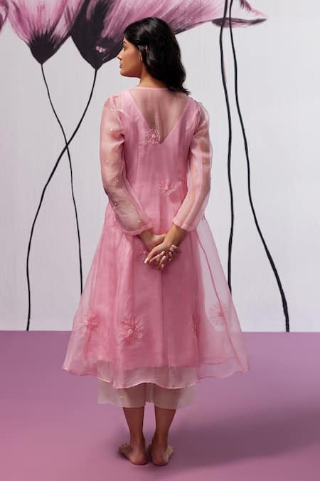 Shop_Zoon_Pink Silk Organza, Cotton Embroidery V-neck Thread Kurta Pant Set _at_Aza_Fashions