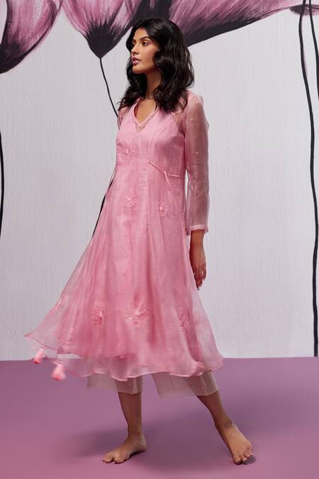 Buy_Zoon_Pink Silk Organza, Cotton Embroidery V-neck Thread Kurta Pant Set _Online_at_Aza_Fashions