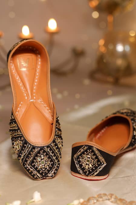 House Of Vian Eshel Cutdana Embroidered Juttis