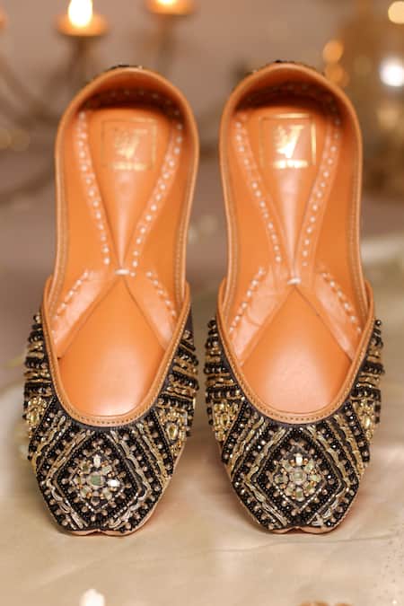 House Of Vian Eshel Cutdana Embroidered Juttis