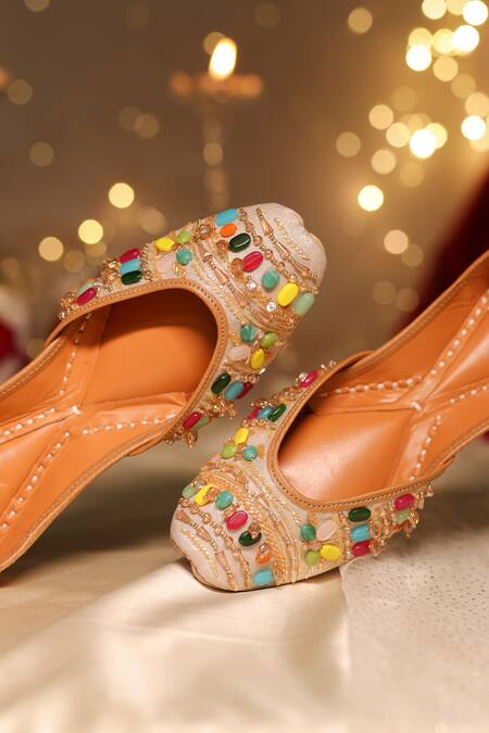 House Of Vian Multi Color Irya Bead Embellished Juttis Online at Aza Fashions House Of Vian_Multi Color Irya Bead Embellished Juttis _Online_at_Aza_Fashions