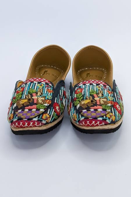 Buy_Azora_Black Thread Embroidered Bunny Juttis_Online_at_Aza_Fashions