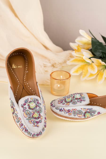 Azora Floral Thread Embroidered Juttis 