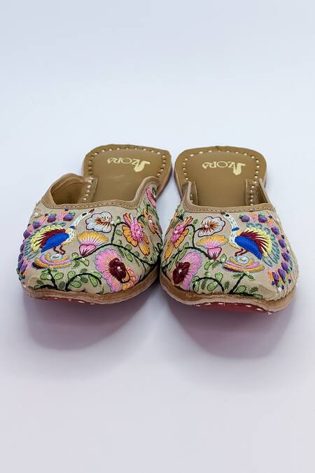 Buy_Azora_Beige Thread And Pearl Embroidered Gulmohar Juttis _Online_at_Aza_Fashions