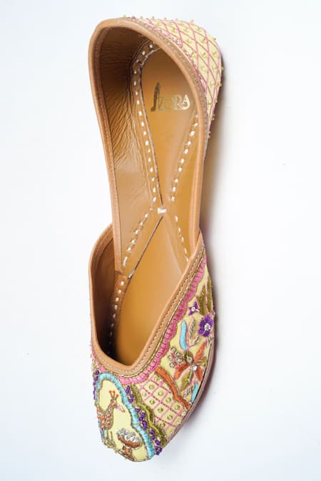 Azora_Yellow Thread Pinjara Mor Embroidered Juttis _Online_at_Aza_Fashions