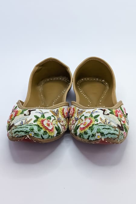 Buy_Azora_White Thread Nazarah Work Juttis _Online_at_Aza_Fashions