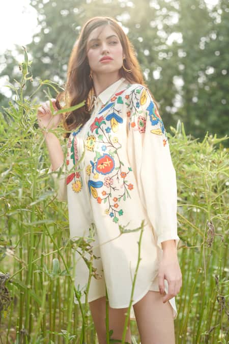 Nika 1.0 Thea Net Embroidered Dress 