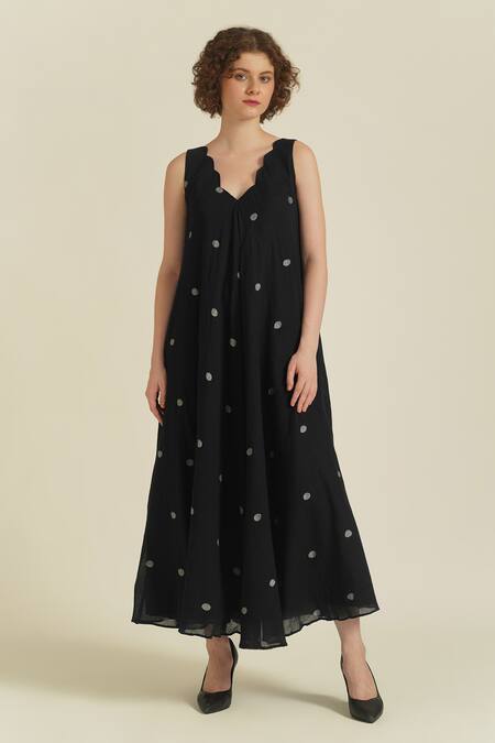 Indigo Dreams_Black Cotton V-neck Royale Xix Jamdani Woven Dress_at_Aza_Fashions