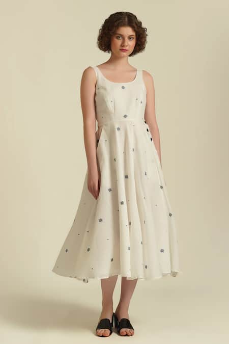 Indigo Dreams_Ivory Cotton Round Neck Royale Xlii Jamdani Woven Dress _at_Aza_Fashions