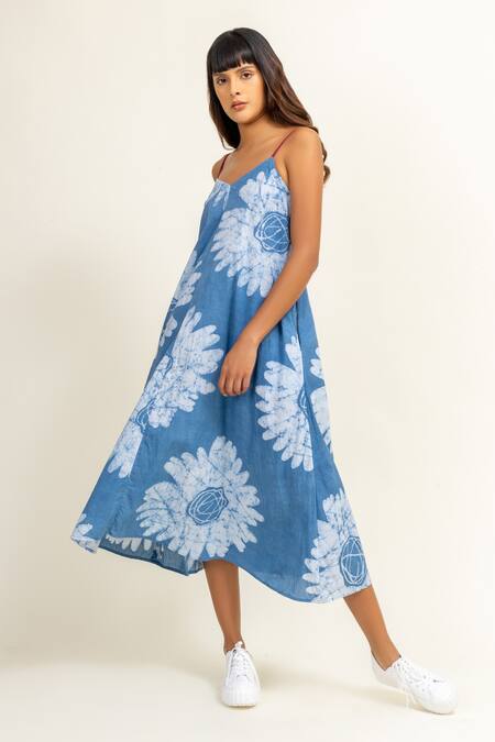Doodlage_Blue Cotton Sweetheart Neck Batik Floral Print Dress _Online_at_Aza_Fashions