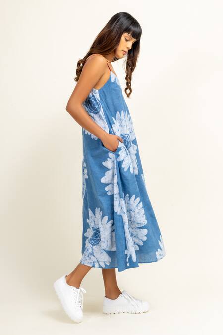 Buy_Doodlage_Blue Cotton Sweetheart Neck Batik Floral Print Dress _Online_at_Aza_Fashions
