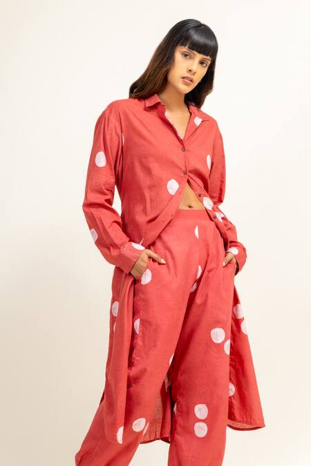 Buy Doodlage Peach Upcycled Cotton Print Polka Dot Collared Neck Batik Tunic With Belt Online at Aza Fashions Buy_Doodlage_Peach Upcycled Cotton Print Polka Dot Collared Neck Batik Tunic With Belt _Online_at_Aza_Fashions