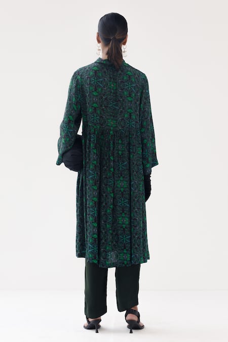 Shop Yavi Green Crepe Collared Maria Kaleidoscope Print Dress at Aza Fashions Shop_Yavi_Green Crepe Collared Maria Kaleidoscope Print Dress _at_Aza_Fashions