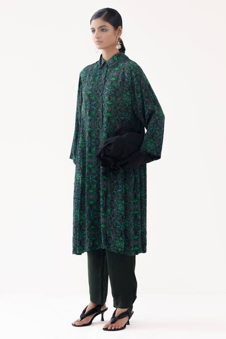 Shop Yavi Green Crepe Collared Maria Kaleidoscope Print Dress Online at Aza Fashions Shop_Yavi_Green Crepe Collared Maria Kaleidoscope Print Dress _Online_at_Aza_Fashions