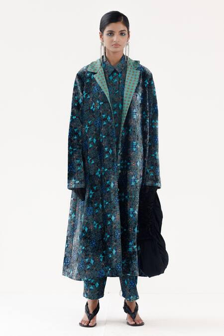 Buy_Yavi_Blue Silk, Velvet Collared Aylin Kaleidoscope Mystic Print Long Jacket _Online_at_Aza_Fashions