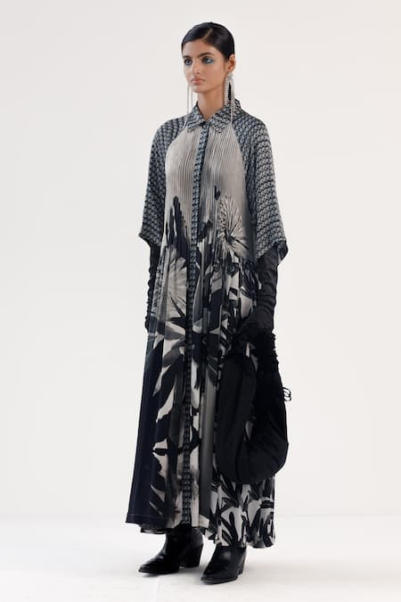 Buy_Yavi_Black Collared Diana Vase Story Print Shirt Dress _Online_at_Aza_Fashions