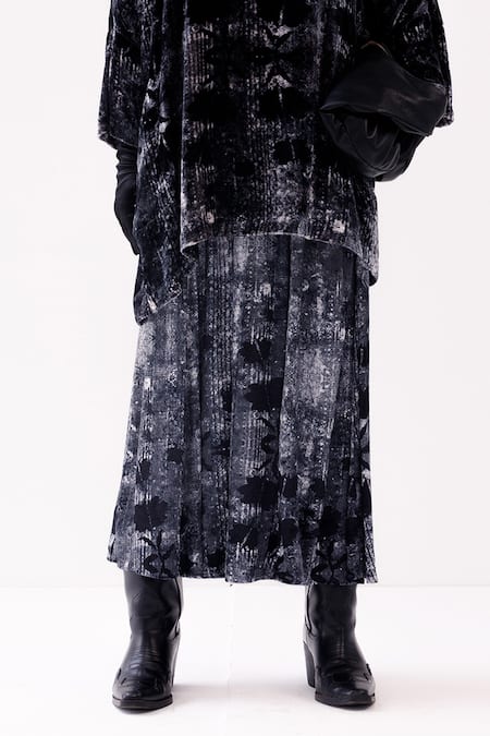 Buy_Yavi_Black Silk, Velvet Hailey Hazy Print Skirt _Online_at_Aza_Fashions