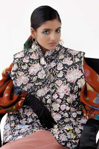 Yavi_Black Taffeta, Silk V-neck Jasmine Quilted Reversible Bundi Jacket _at_Aza_Fashions