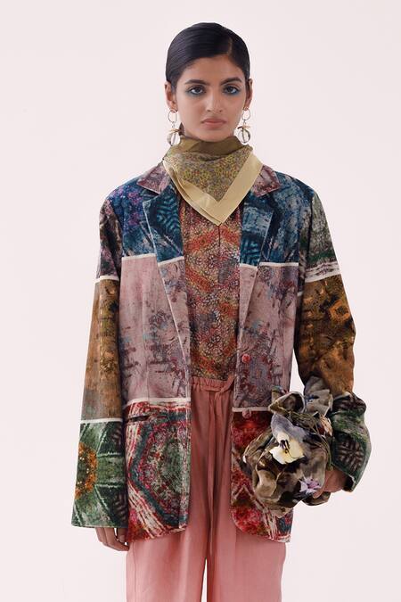 Buy Yavi Multi Color Cotton Collared Julie Artwork Print Jacket at Aza Fashions Buy_Yavi_Multi Color Cotton Collared Julie Artwork Print Jacket _at_Aza_Fashions