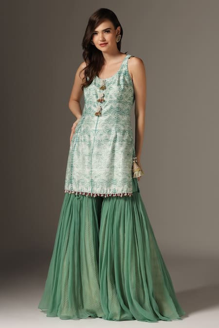 Buy_Yashodhara_Green Organza Embroidered Shibori Cape Open Pattern Kurta Set  _Online_at_Aza_Fashions